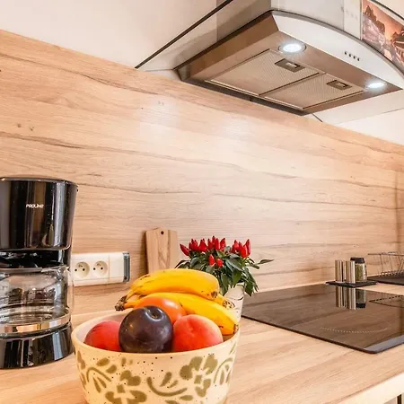 De Standing, 4 Etoiles, Calme, Neuf, Avec Terrasse Et Foret, Strasbourg Sud, Proches Des Commerces, Restaurants, Autoroutes *