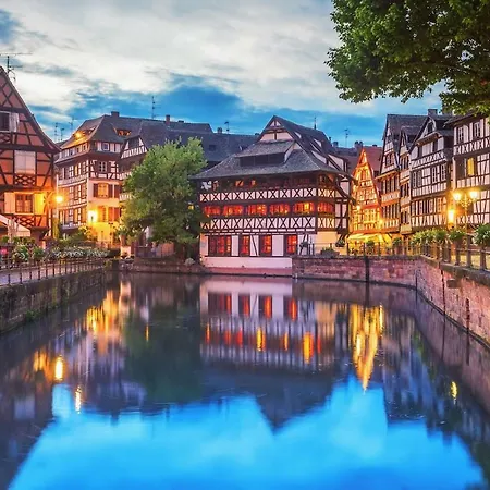 De Standing, 4 Etoiles, Calme, Neuf, Avec Terrasse Et Foret, Strasbourg Sud, Proches Des Commerces, Restaurants, Autoroutes *