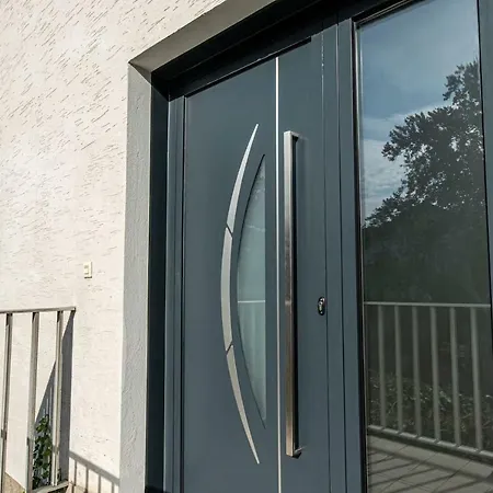 De Standing, 4 Etoiles, Calme, Neuf, Avec Terrasse Et Foret, Strasbourg Sud, Proches Des Commerces, Restaurants, Autoroutes *